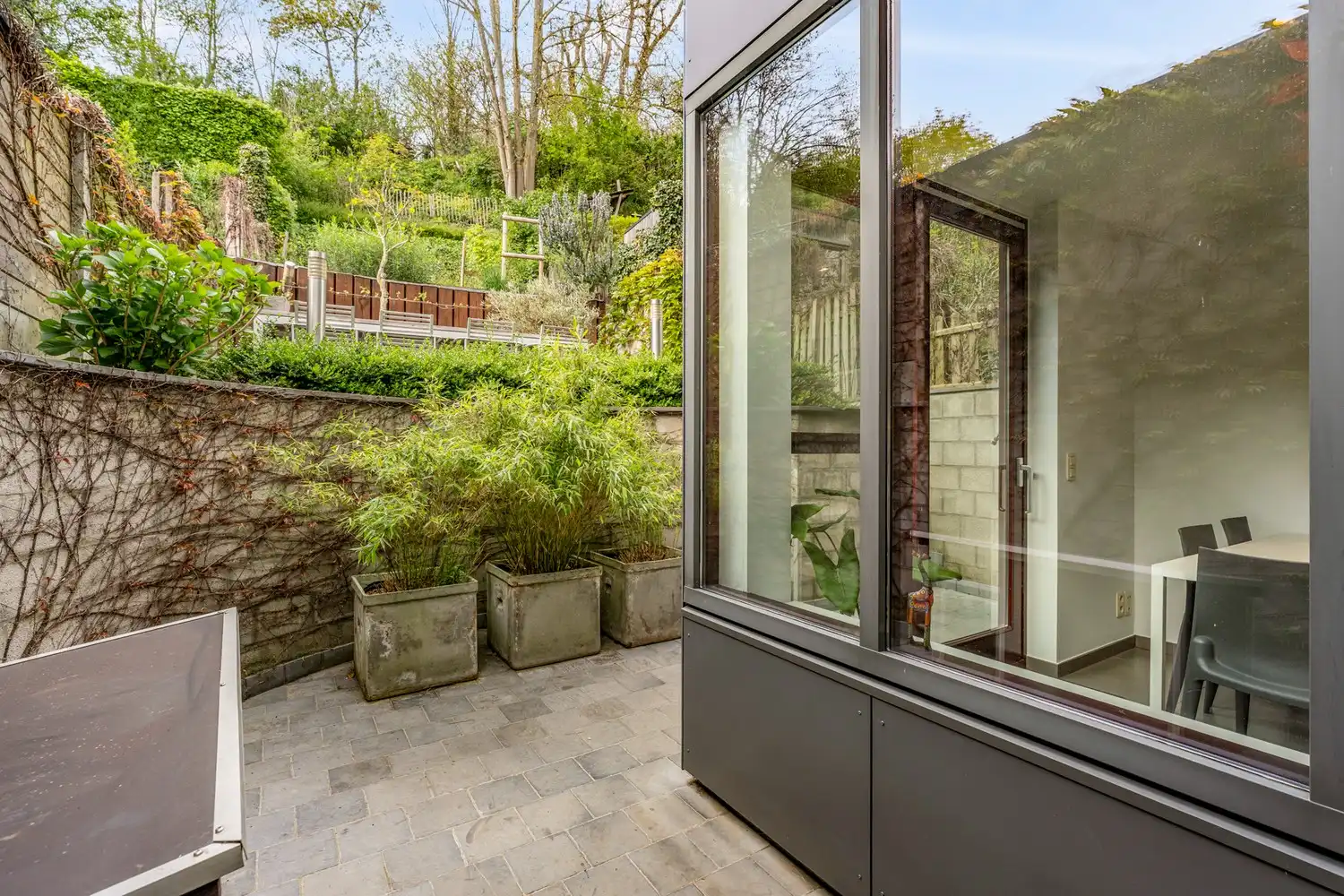 Grondig en stijlvol gerenoveerde burgerwoning met 5 slaapkamers, 3 badkamers en een tuin te centrum Leuven! foto 14