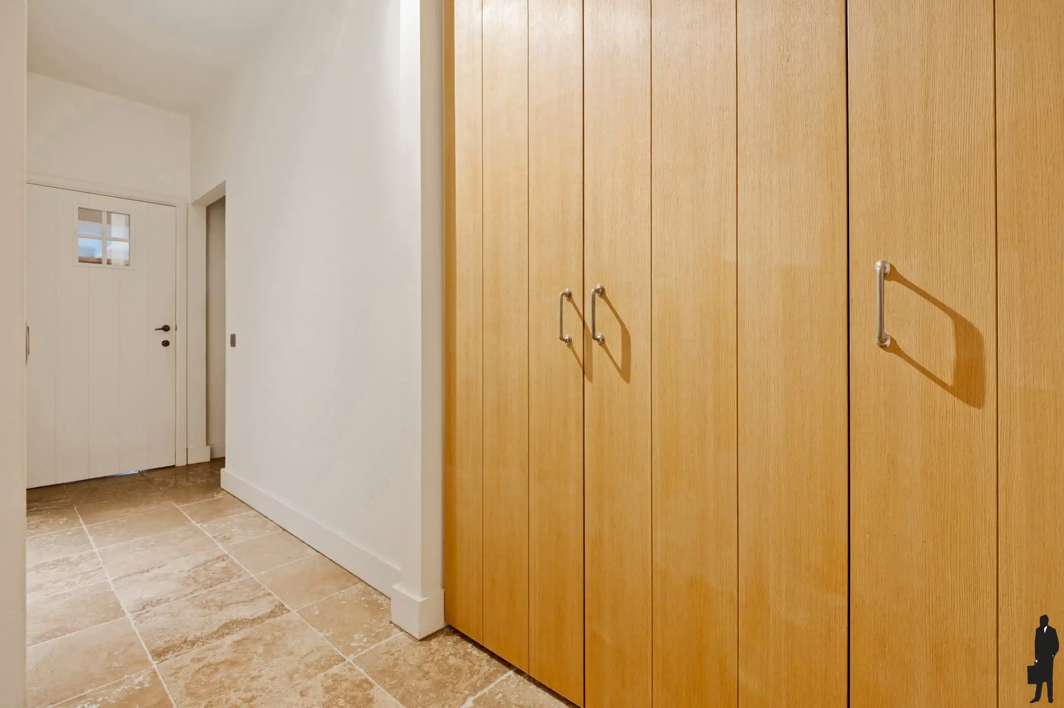 Prachtige villa met uitzicht op de weilanden van het kasteel foto 26