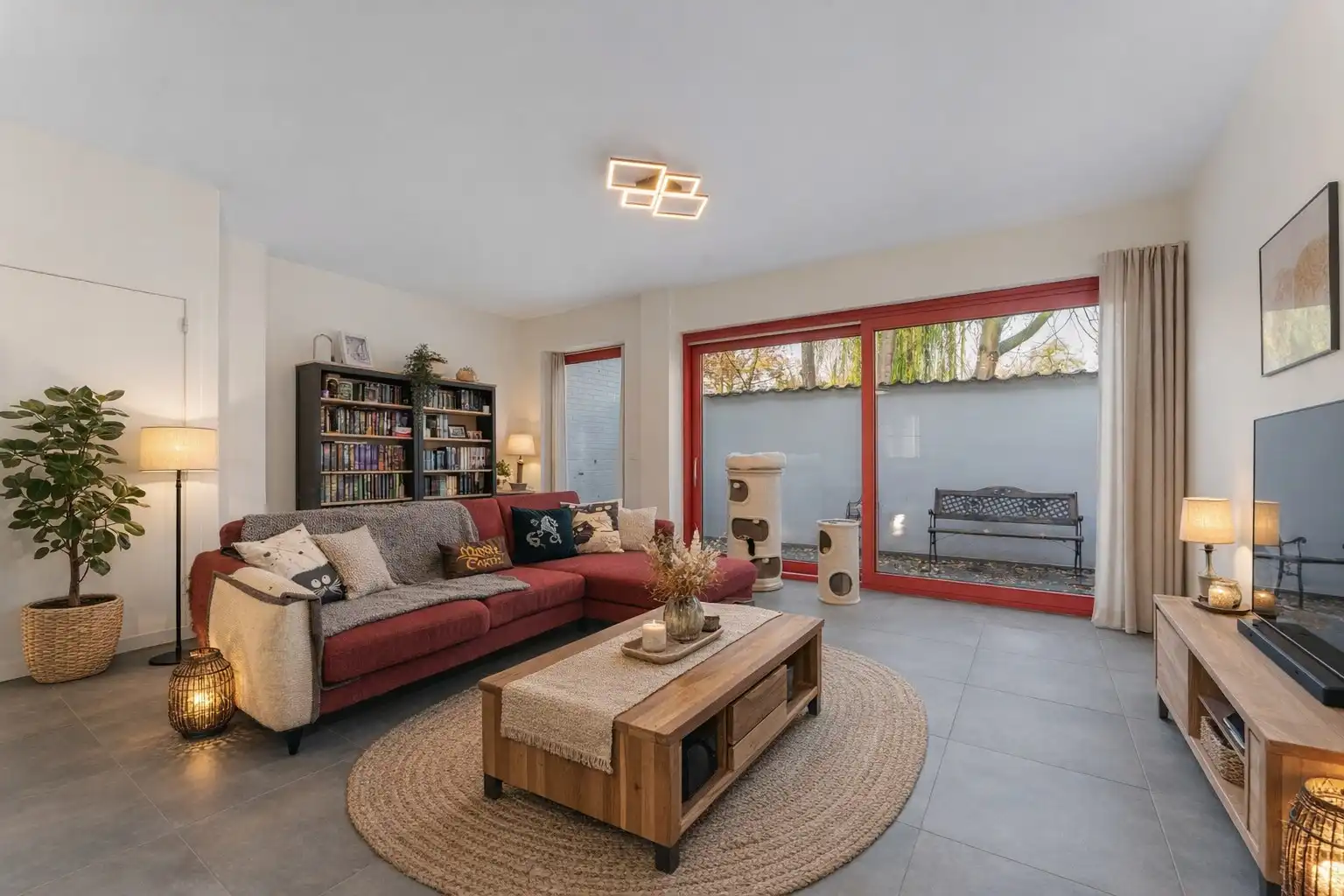 Schitterende stadswoning  in hartje Brugge gelegen op een afgesloten en verdoken binnenplaats. foto 2