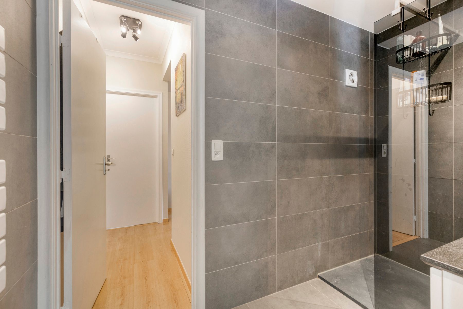 Ruim instapklaar appartement met 3 slaapkamers! foto 13