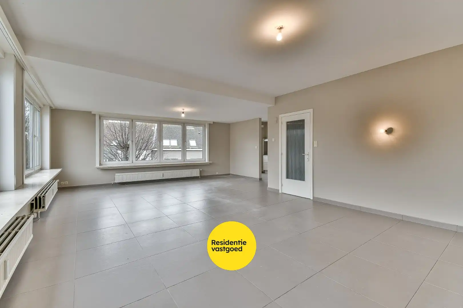 Appartement met 2 slaapkamers op de markt van Oudenburg met garage foto 4