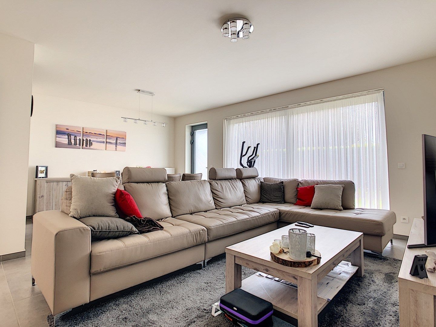 Gelijkvloerse woning in centrum Westrozebeke - ideaal als investering of voor eigen bewoning foto {{pictureIndex}}