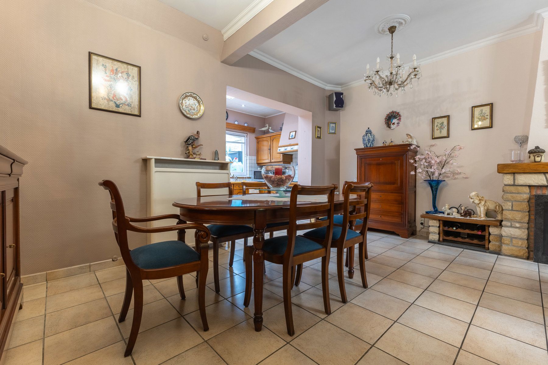 Goed gelegen woning met 3 slaapkamers foto 6