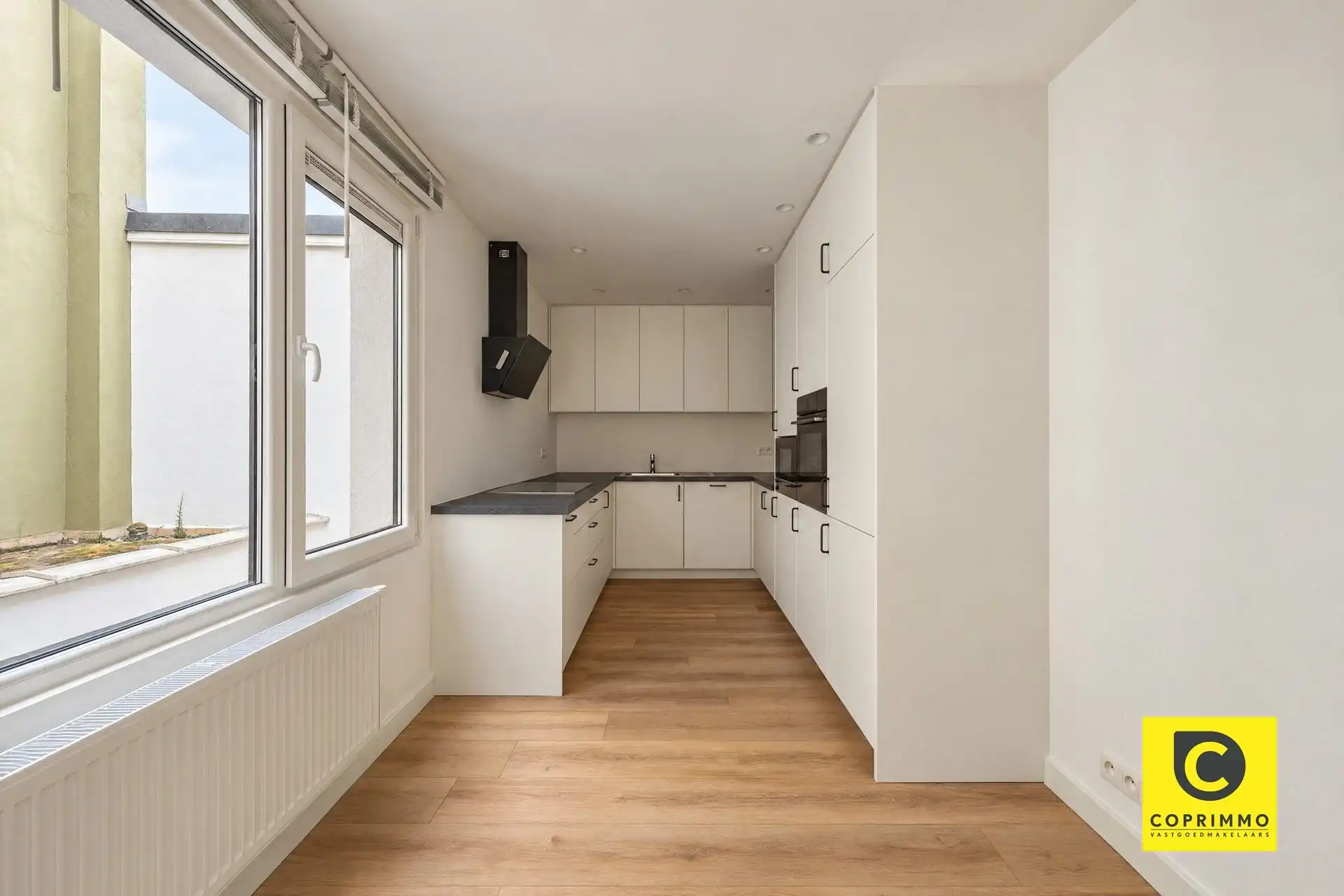 Gerenoveerd pareltje met 3 slpks, stadskoer &  garage te Groenenhoek! foto 9