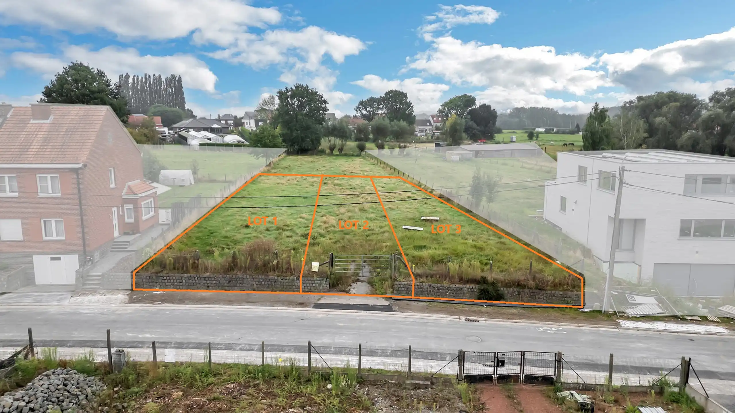 Perceel bouwgrond op rustige en strategische locatie foto {{pictureIndex}}