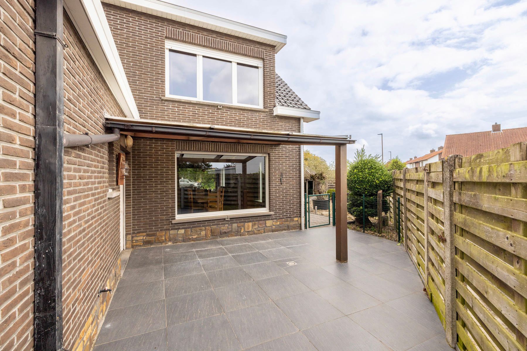 Charmante open woning met 3slpk, tuin en garage foto 10