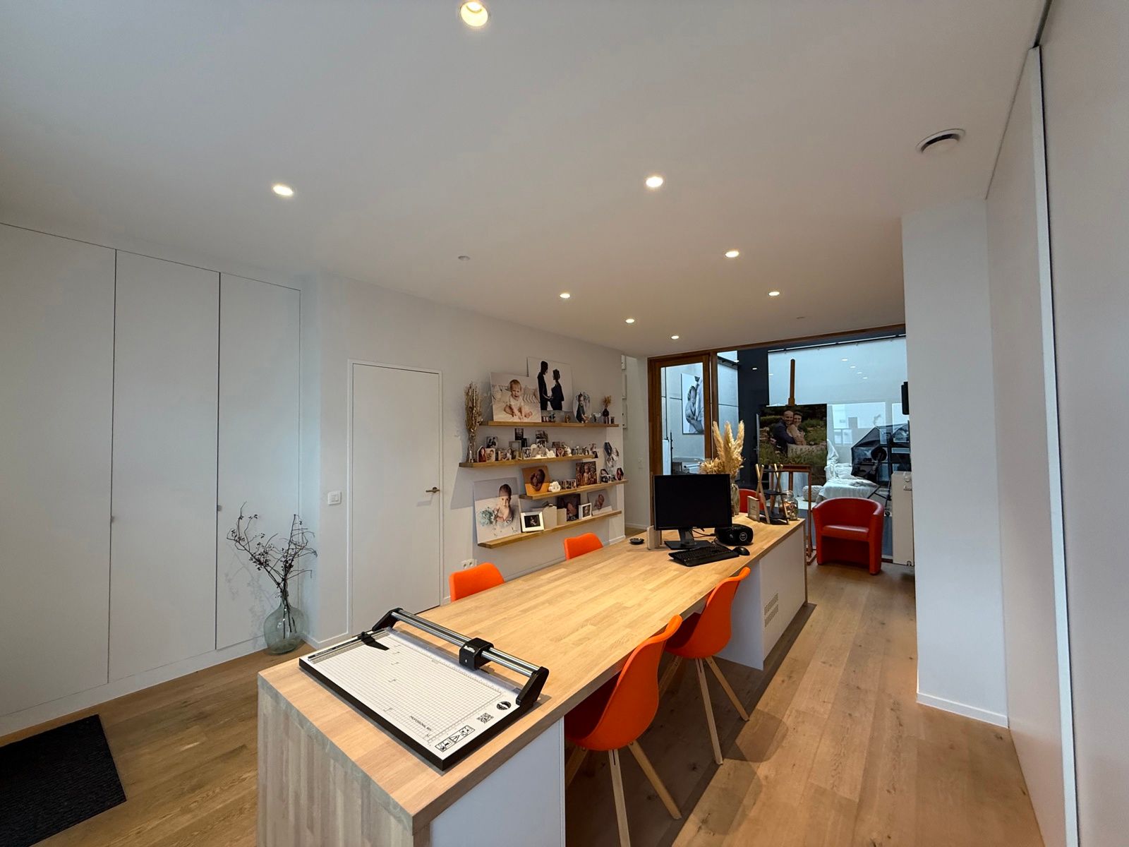 Perfect afgewerkt industriepand met kantoor en loods foto 5