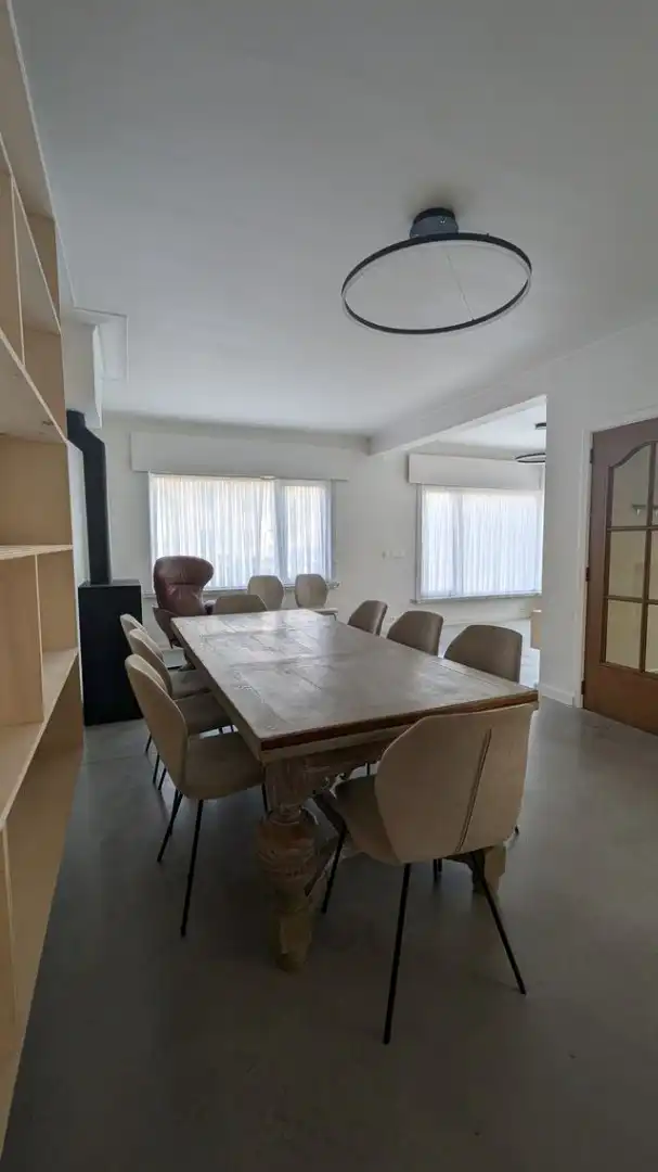 Ruime gerenoveerde woning met 3 slpks, gelegen op wandelafstand van het centrum !  foto 2