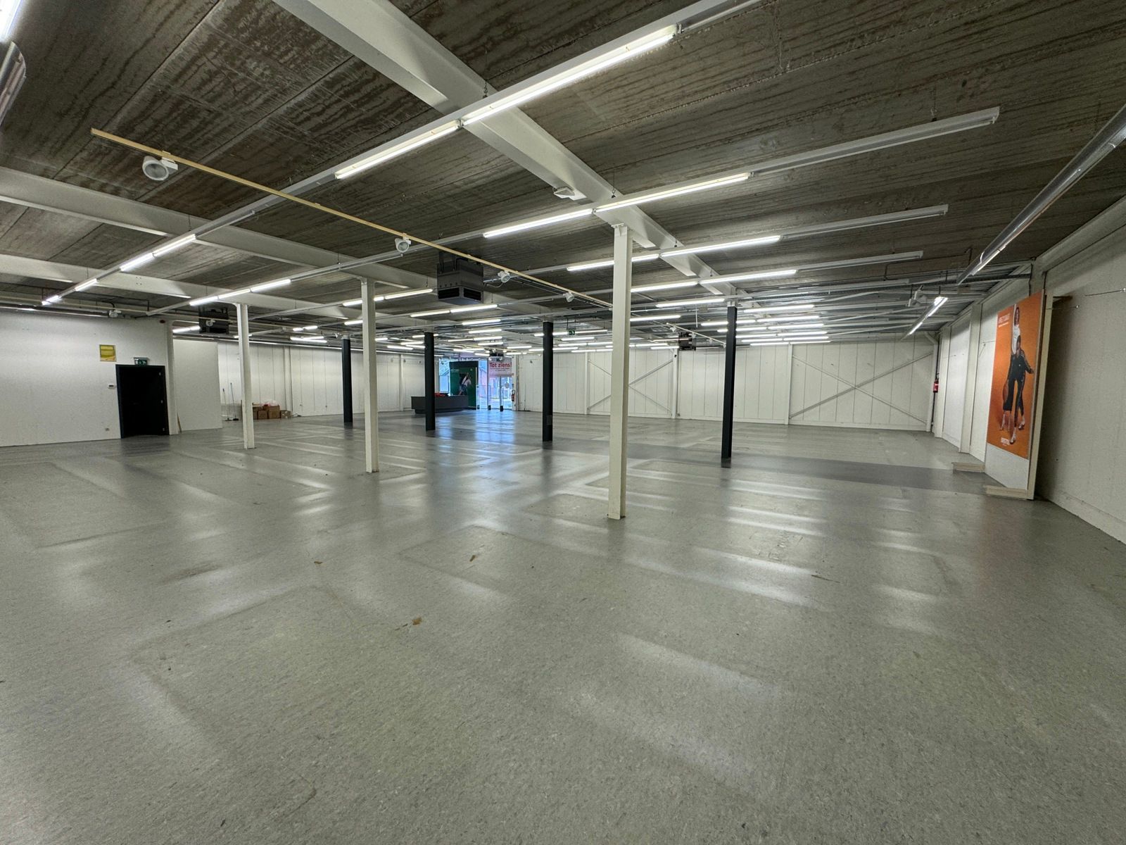 Commercieel pand te huur in Oudsbergen (ex-Bristol) foto 7