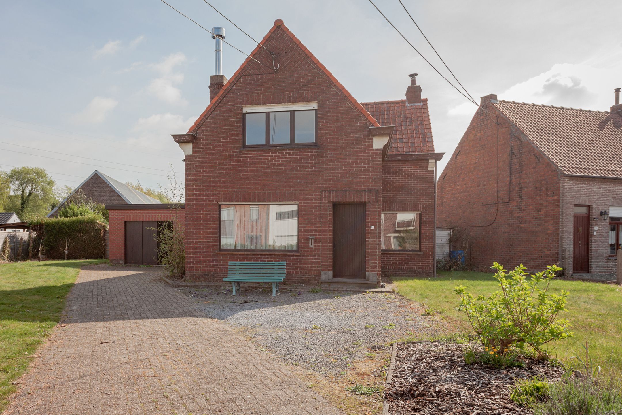 Te renoveren alleenstaande woning foto {{pictureIndex}}