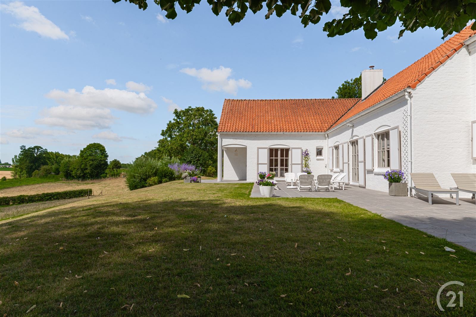 Landhuis met tuin en weide op +/-  78are foto 5