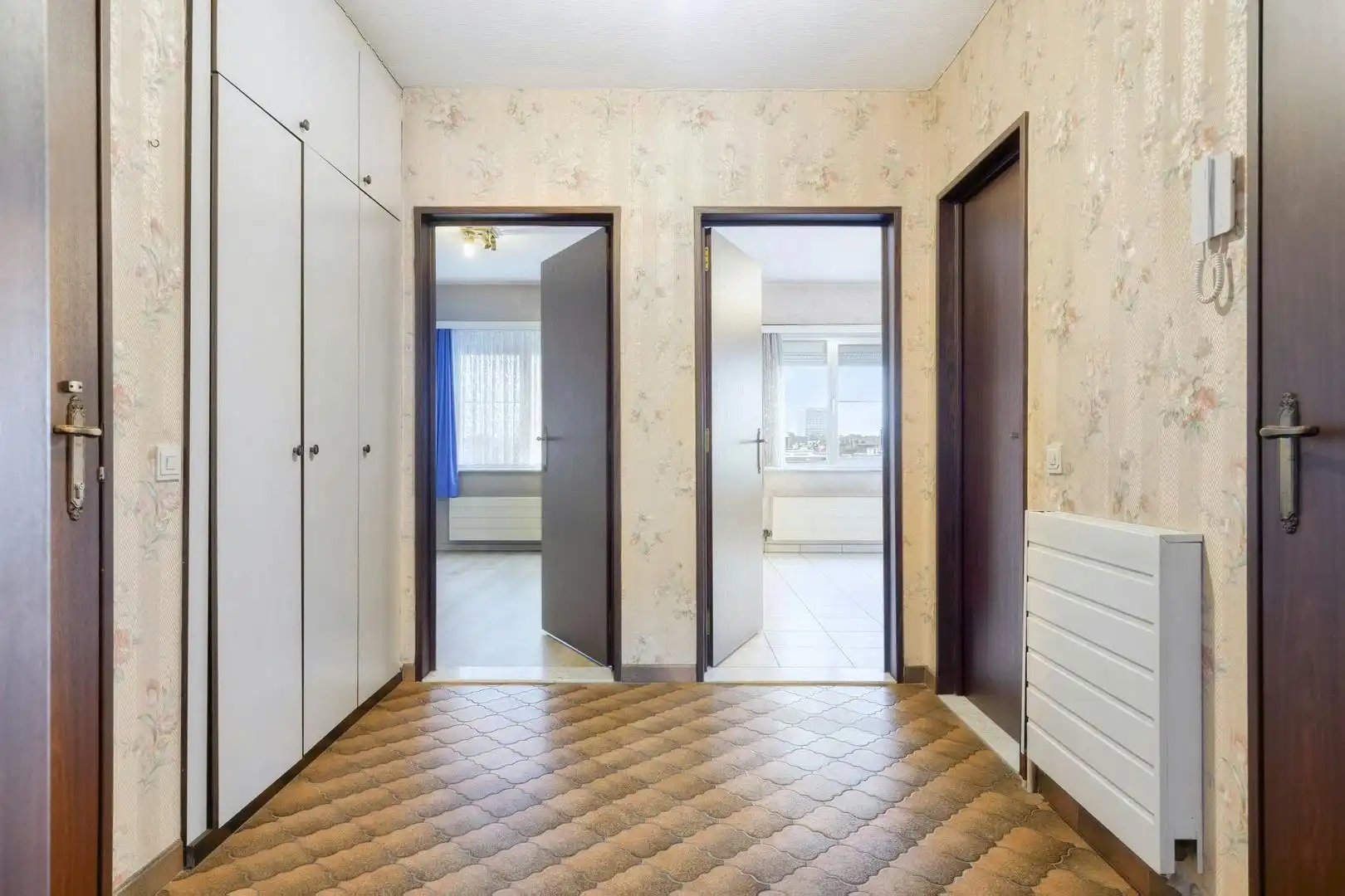 Appartement te koop in Hoboken met 2 slaapkamers, terras en autostaanplaats. foto 9