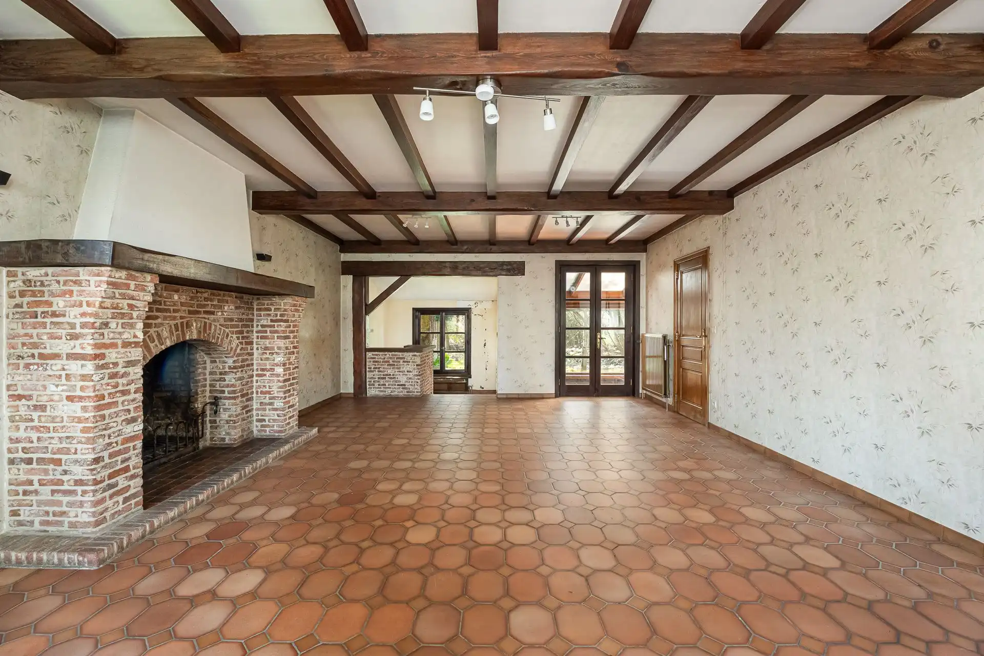 Landhuis met 4 slaapkamers en bijhuis op 1.850 m² foto 6