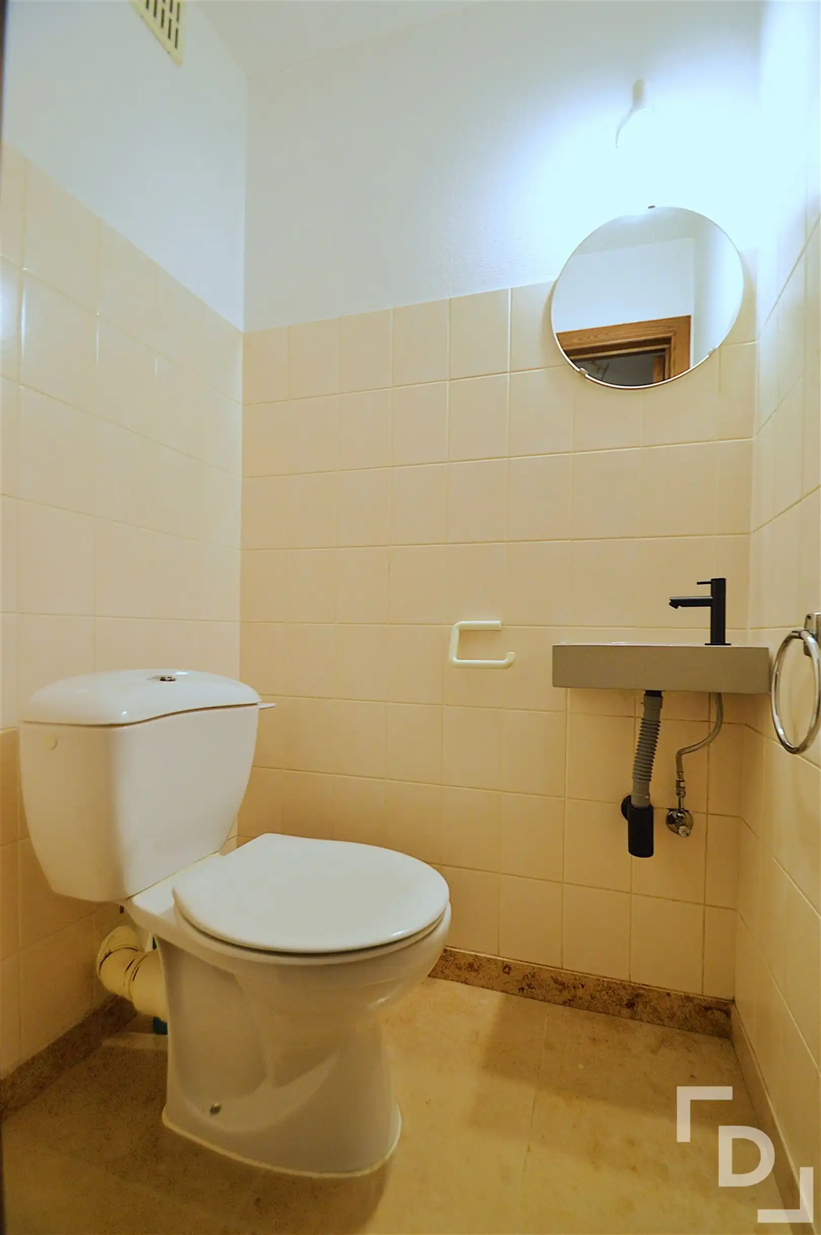 Ruim appartement op toplocatie te huur in Ieper foto 20