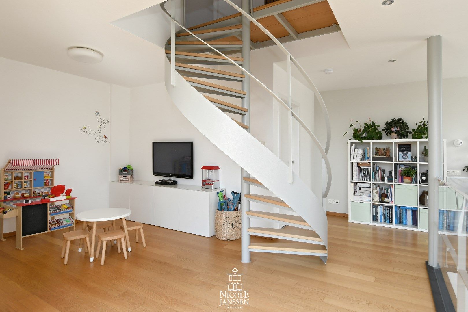 Halfvrijstaande gezinswoning met vrijstaande garage foto 18