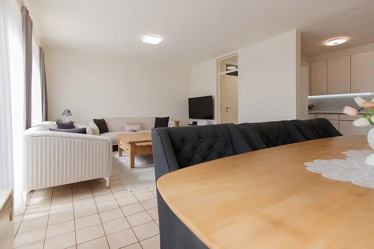 Verzorgd appartement met 2 slaapkamers,  groot terras en lift foto 11