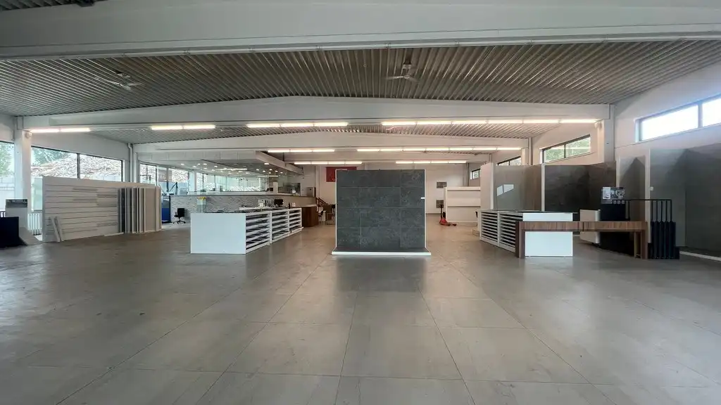 Showroom met kantoor en stockageruimte te huur in de haven van Gent foto 8