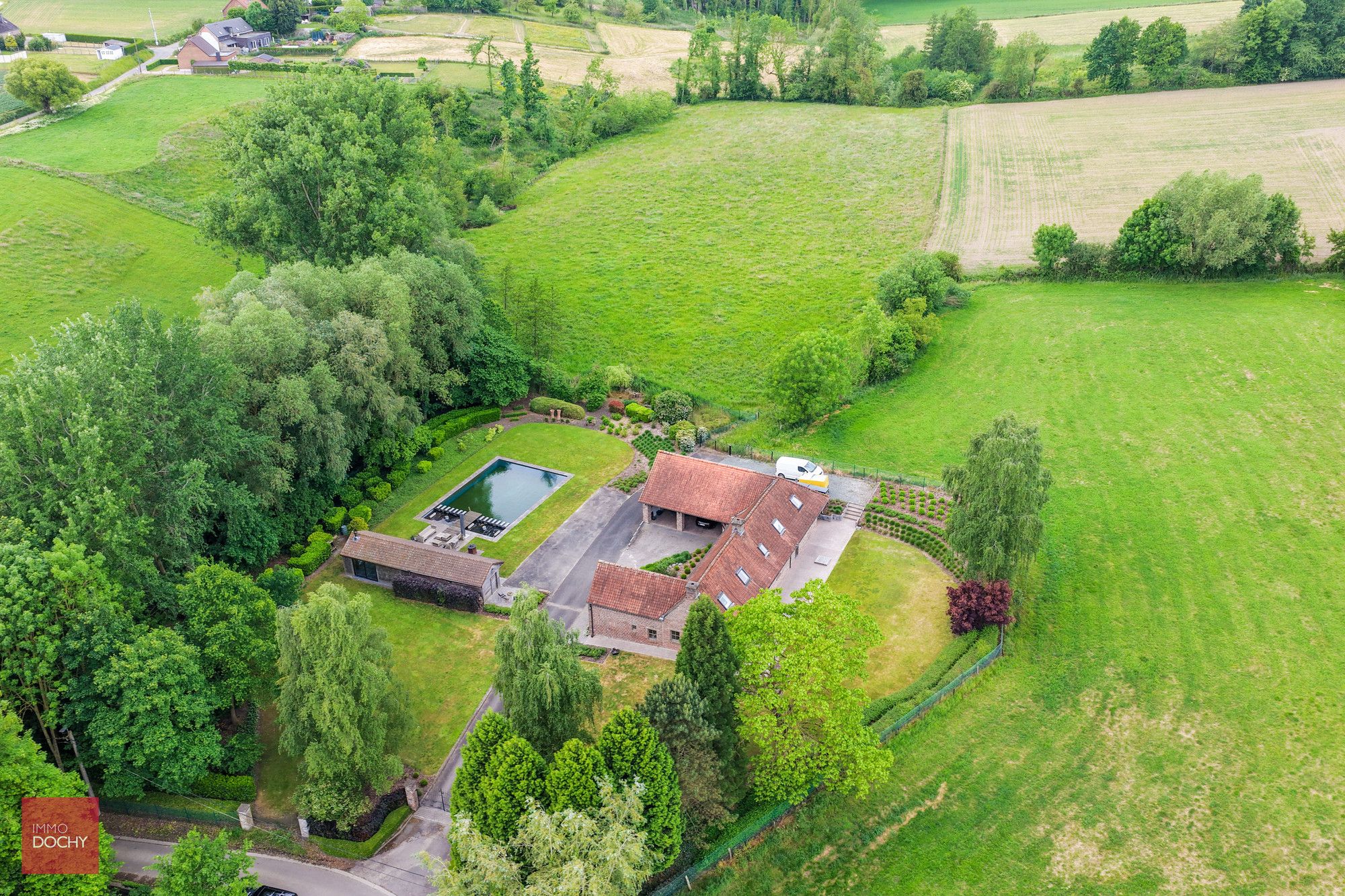 Zeer rustig gelegen instapklaar landhuis met zwemvijver foto 7