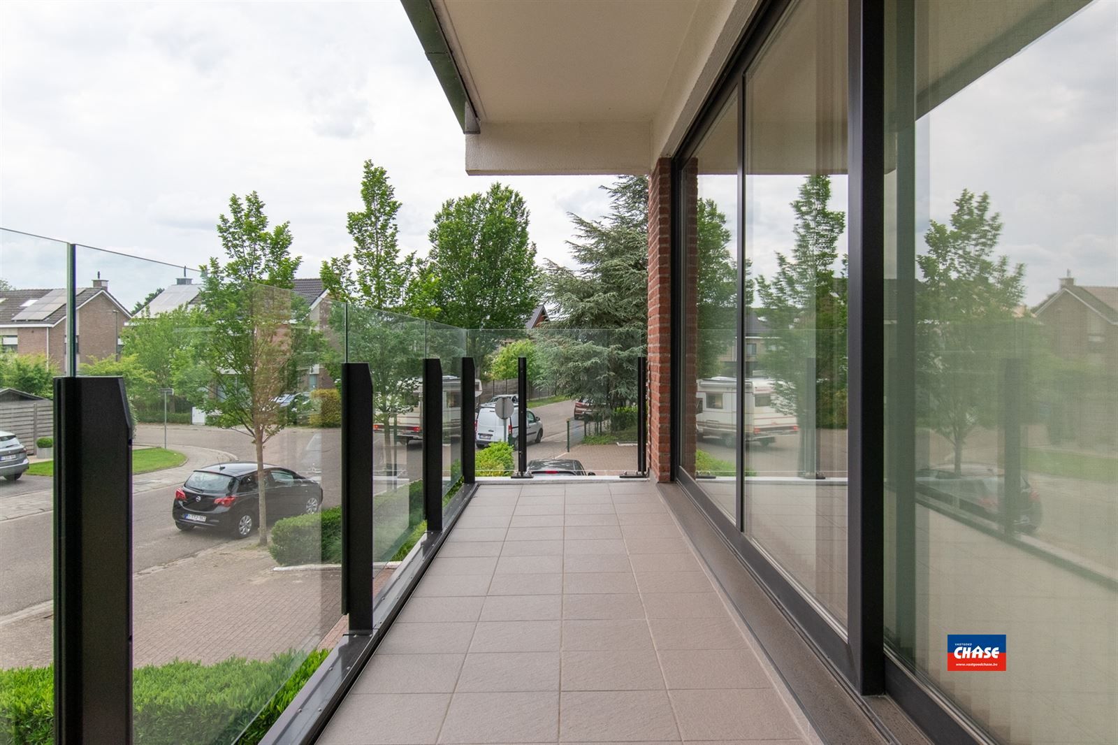 Appartement met 2 slpks, terras en garagebox foto 5