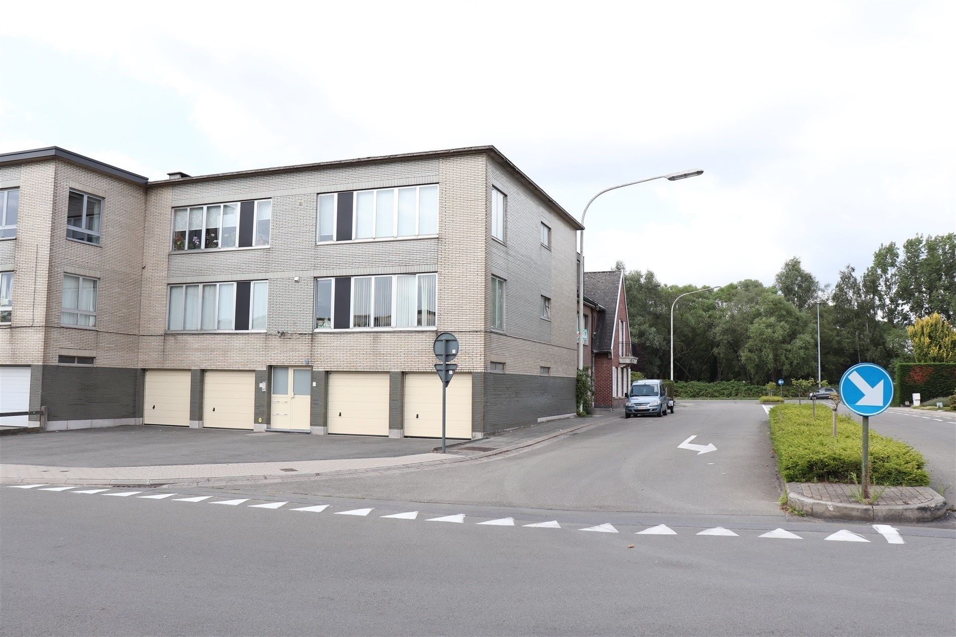 Gunstig gelegen appartement met garage.  foto 23