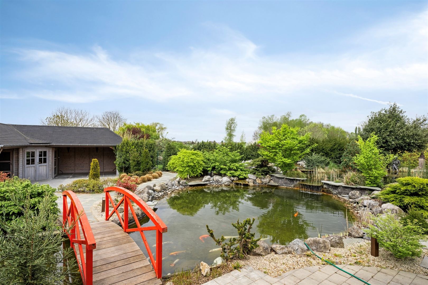Exclusieve Villa met Luxe afwerking en idyllische tuin. foto 36