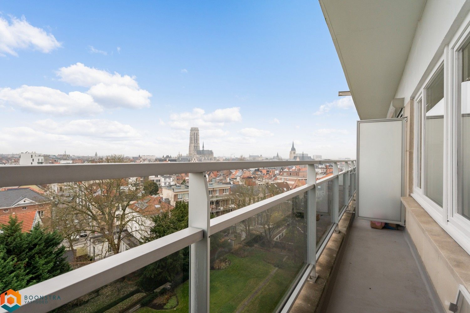 Lichtrijke studio met terras te Mechelen foto 10