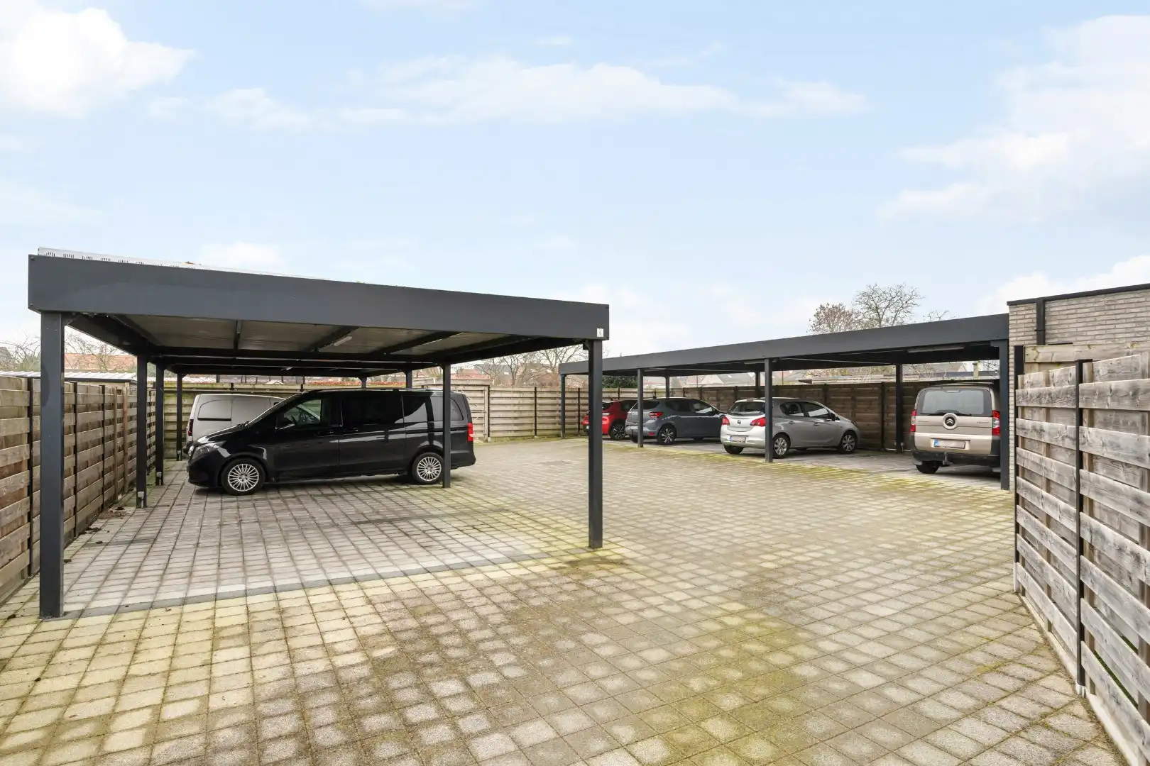 Instapklaar appartement met EPC label A, 2 terrassen en carport in Geluwe foto 16