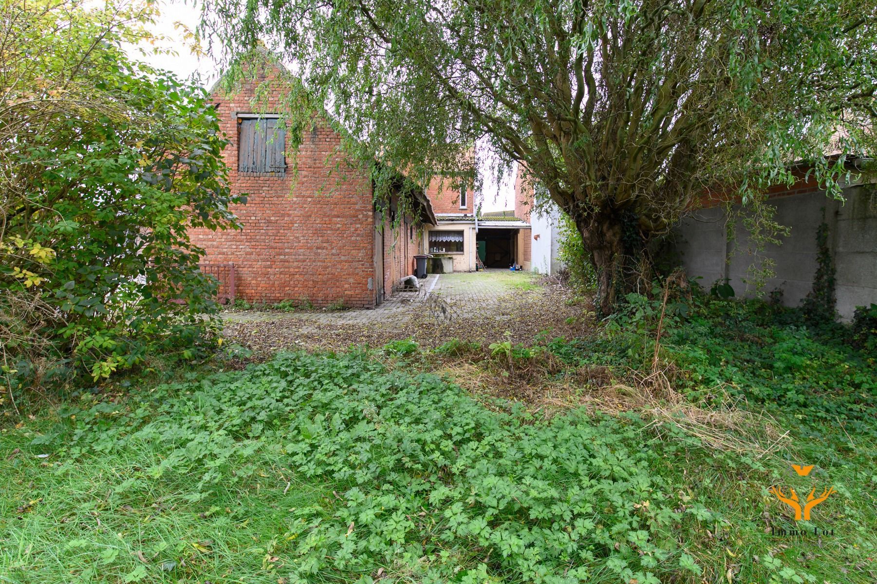 Te renoveren woning in rustige omgeving foto 3