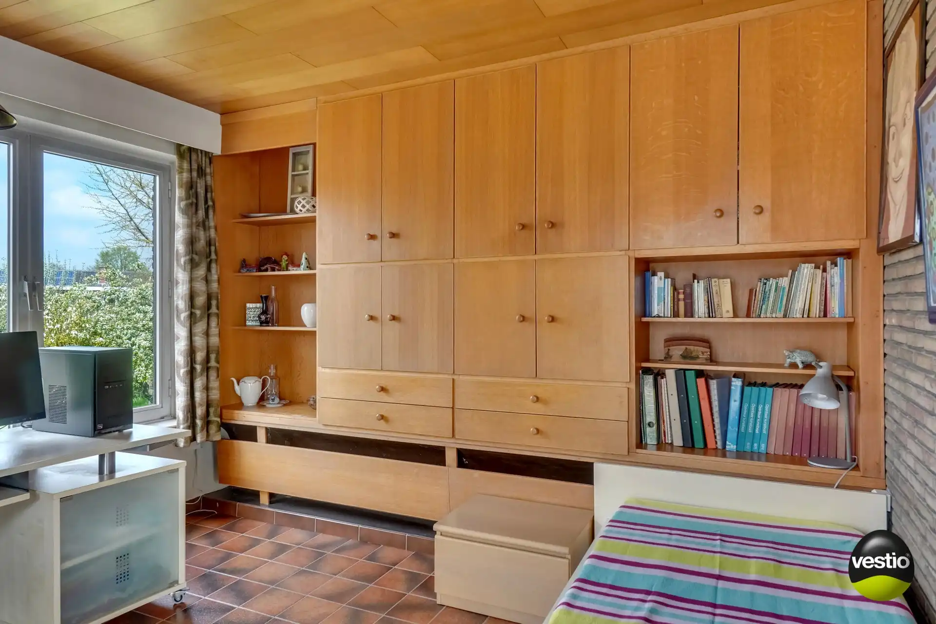 RUSTIG GELEGEN WONING OP 9,64 ARE foto 17