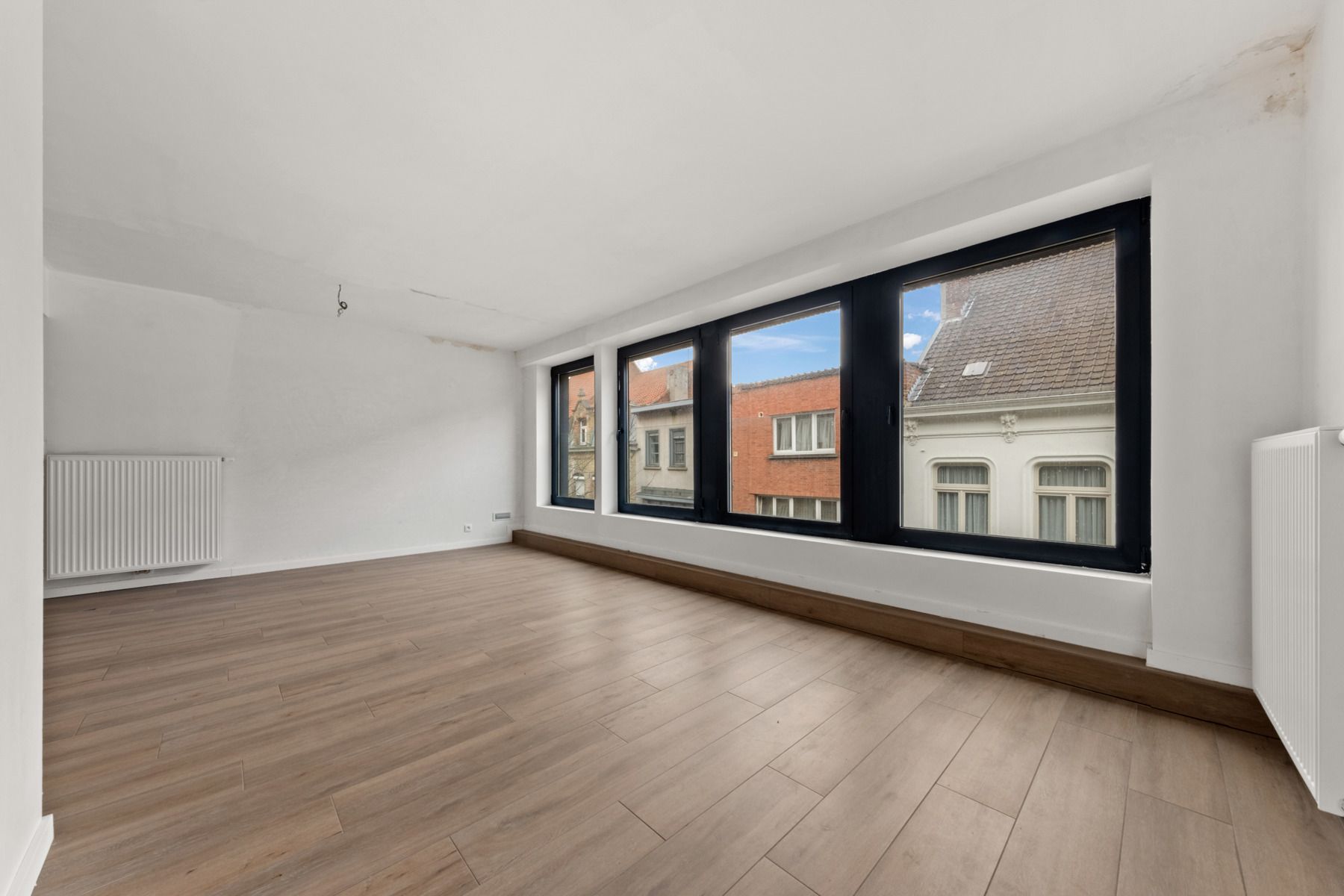 Centraal gelegen recent appartement met 2 slaapkamers foto 4