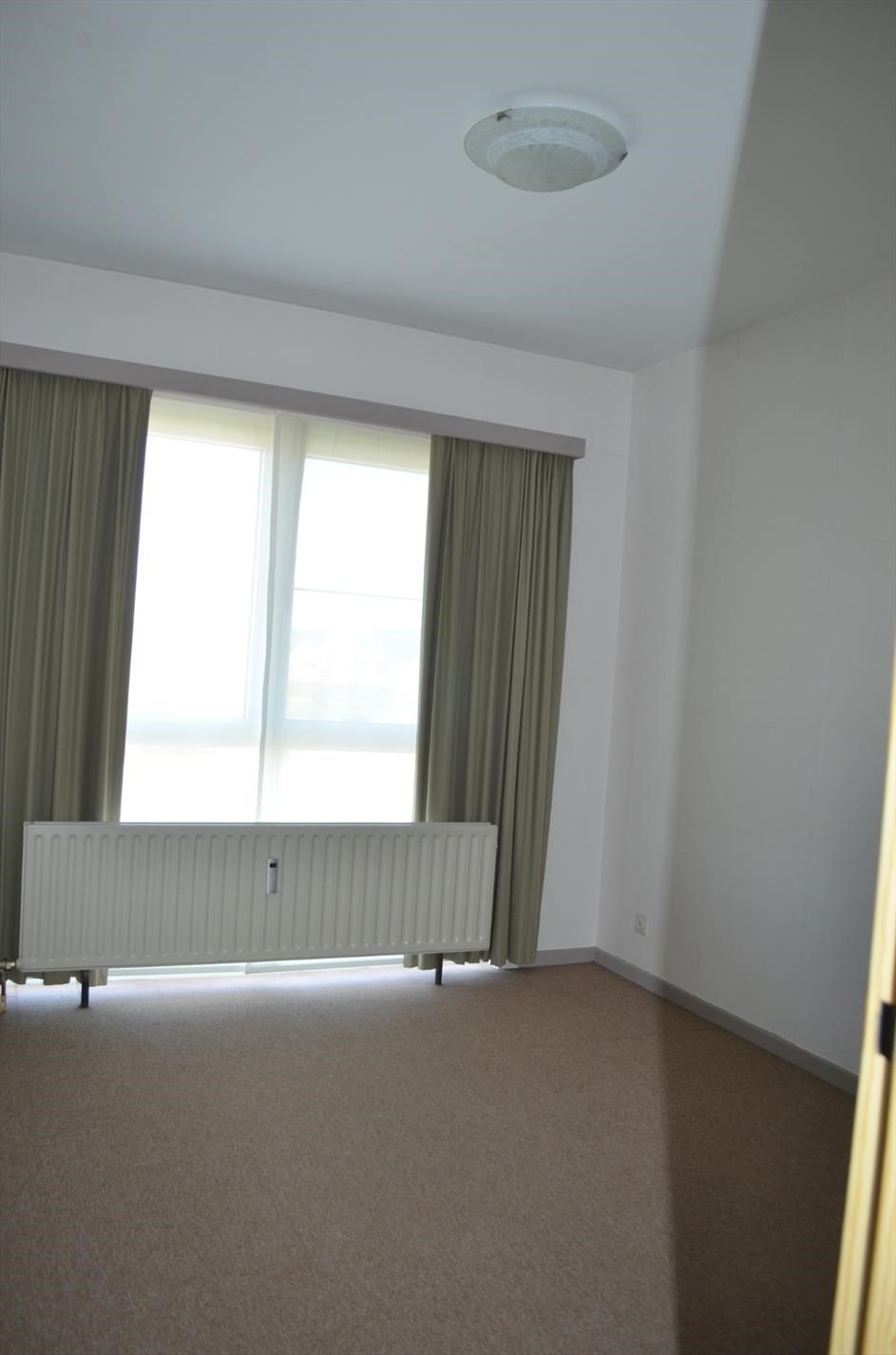 Volledig gerenoveerd appartement met mooi open zicht. foto 13