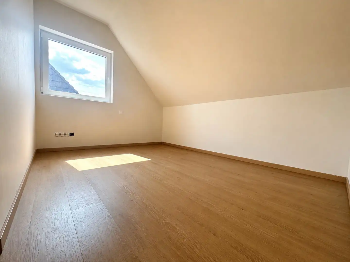 Nieuwbouwwoning in doodlopende straat, vlakbij centrum Deerlijk foto 13