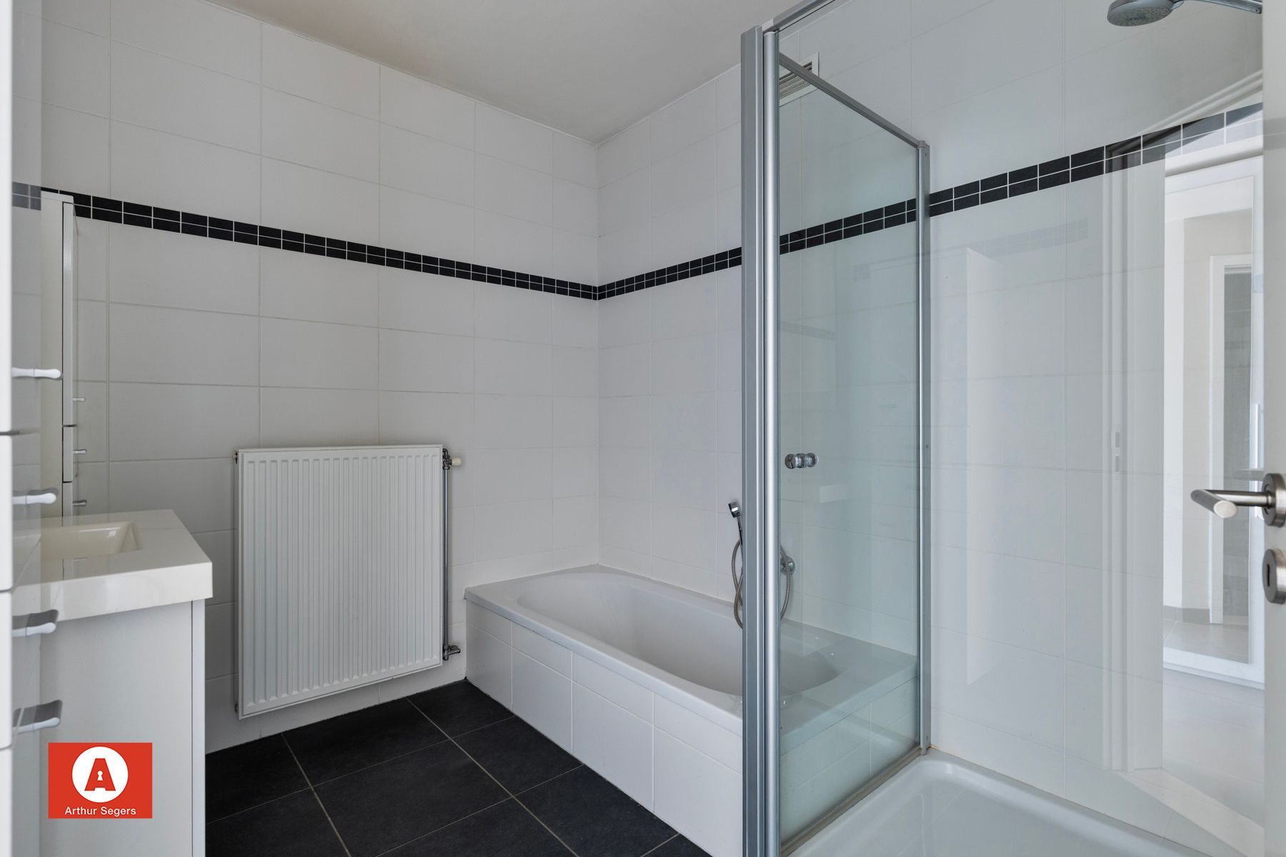 !!! IN OPTIE !!! Energiezuinig gelijkvloers appartement met 2 slaapkamers foto 13