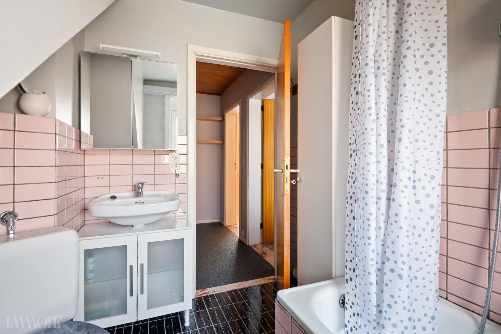 Charmante bel-etage met tuin en oprit nabij centrum Aartselaar. foto 19