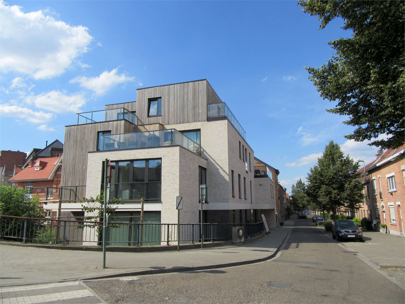 Luxe penthouse met 3 slaapkamers, groot terras(en) en ondergrondse parking. foto 3