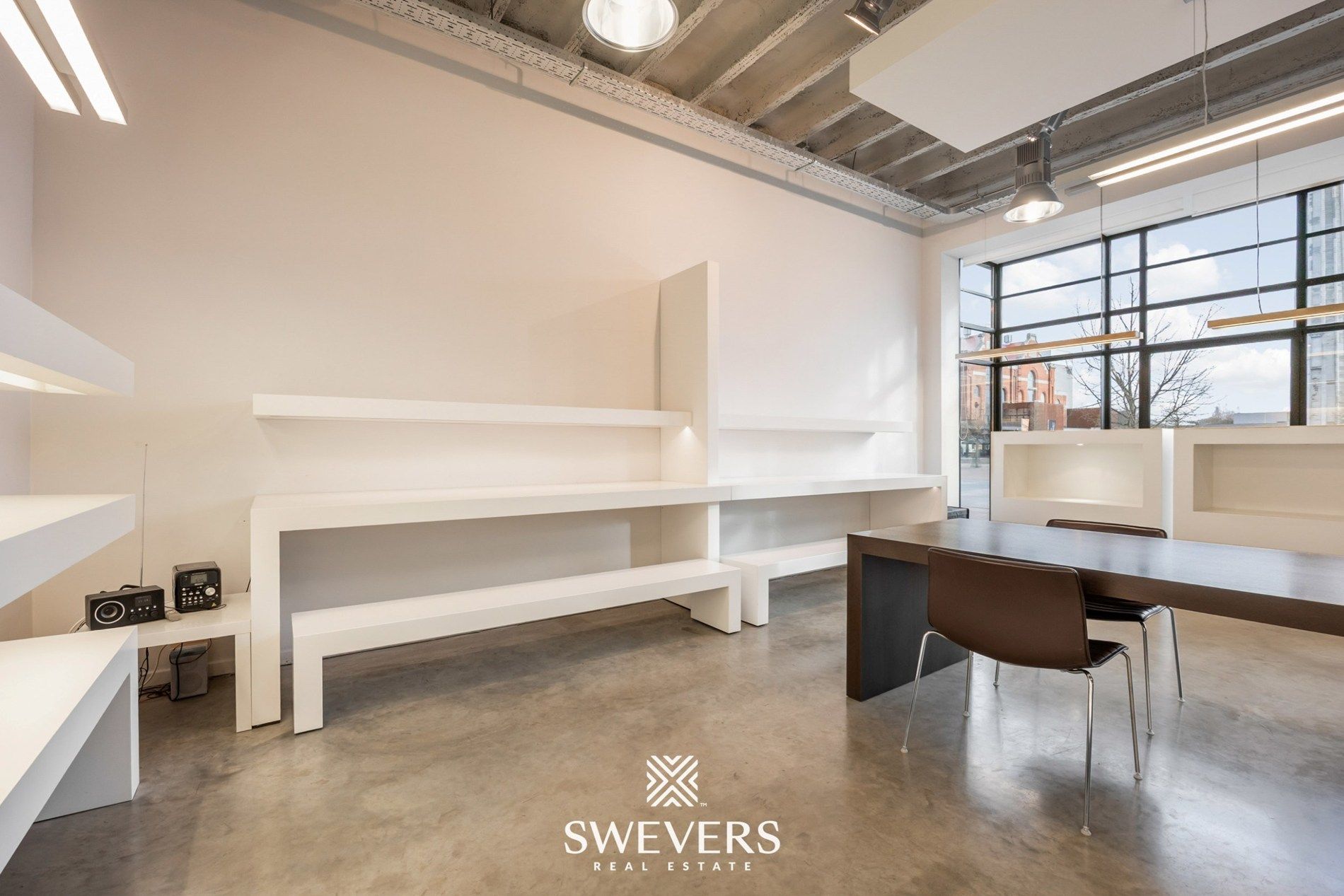 Exclusief handelspand met uitstraling, licht en rendement foto 12