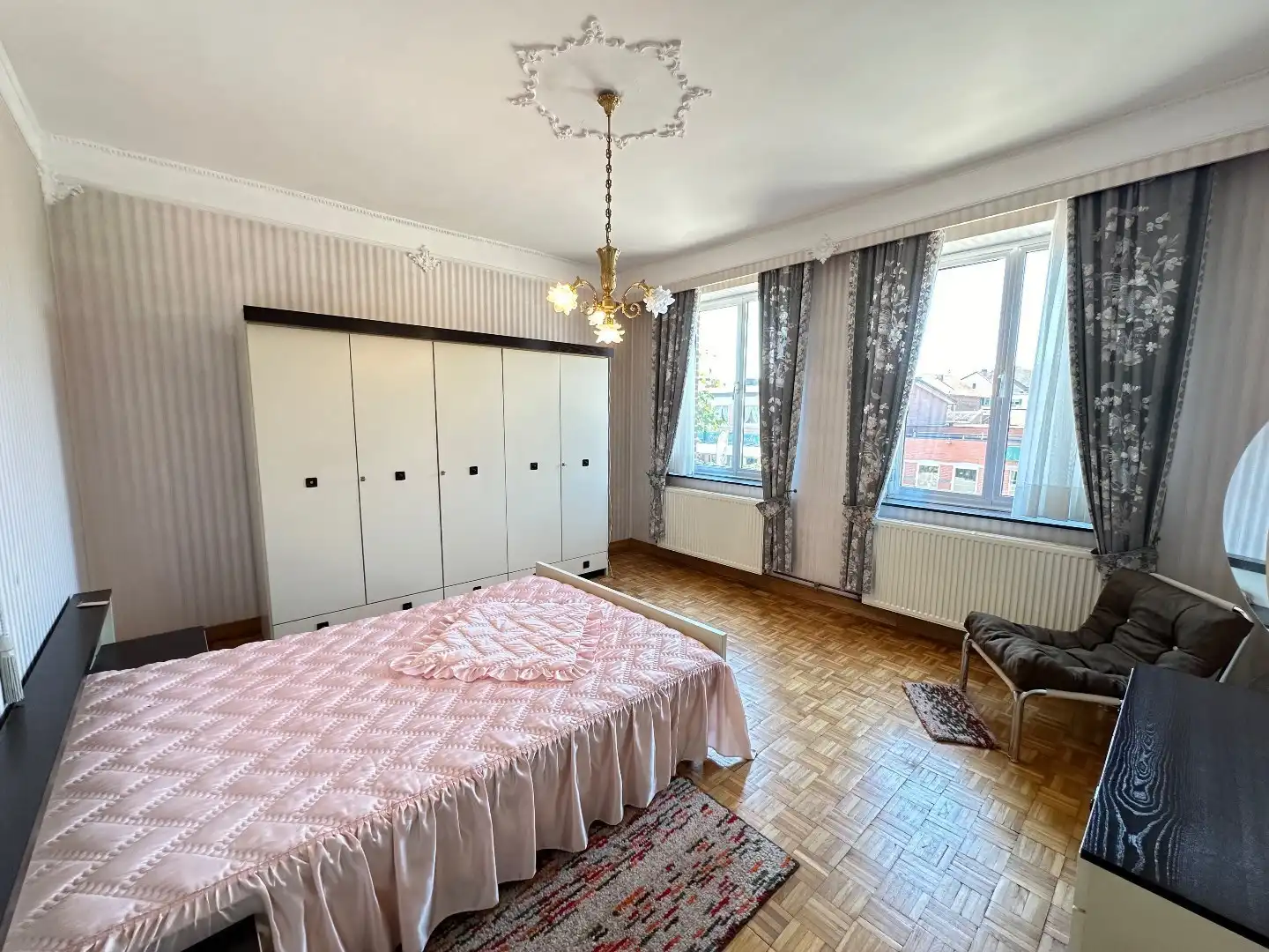 Woning met 4 slaapkamers, tuin en bewoonbare oppervlakte van 308 vierkante meter foto 9