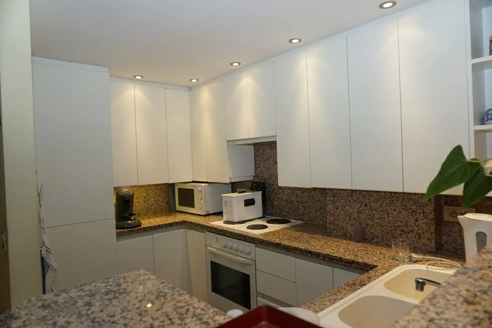 RUIM APPARTEMENT MET ZONNIGE TERRASSEN OP TOPLIGGING foto 11