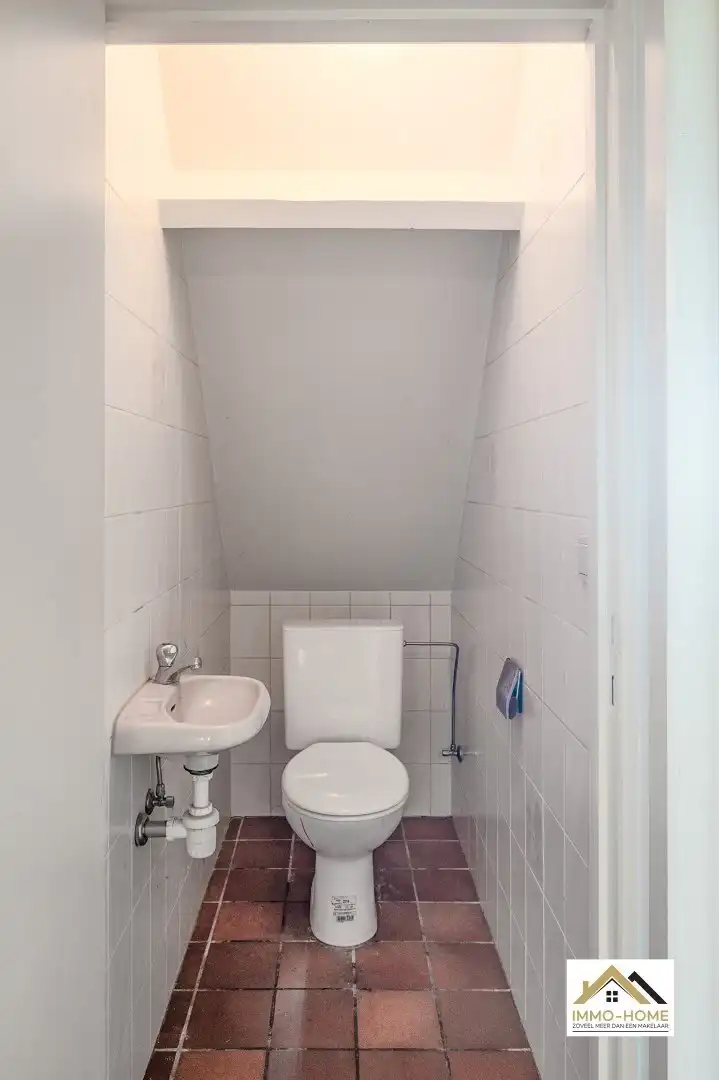 Halfopen bebouwing nabij centrum Lokeren foto 24