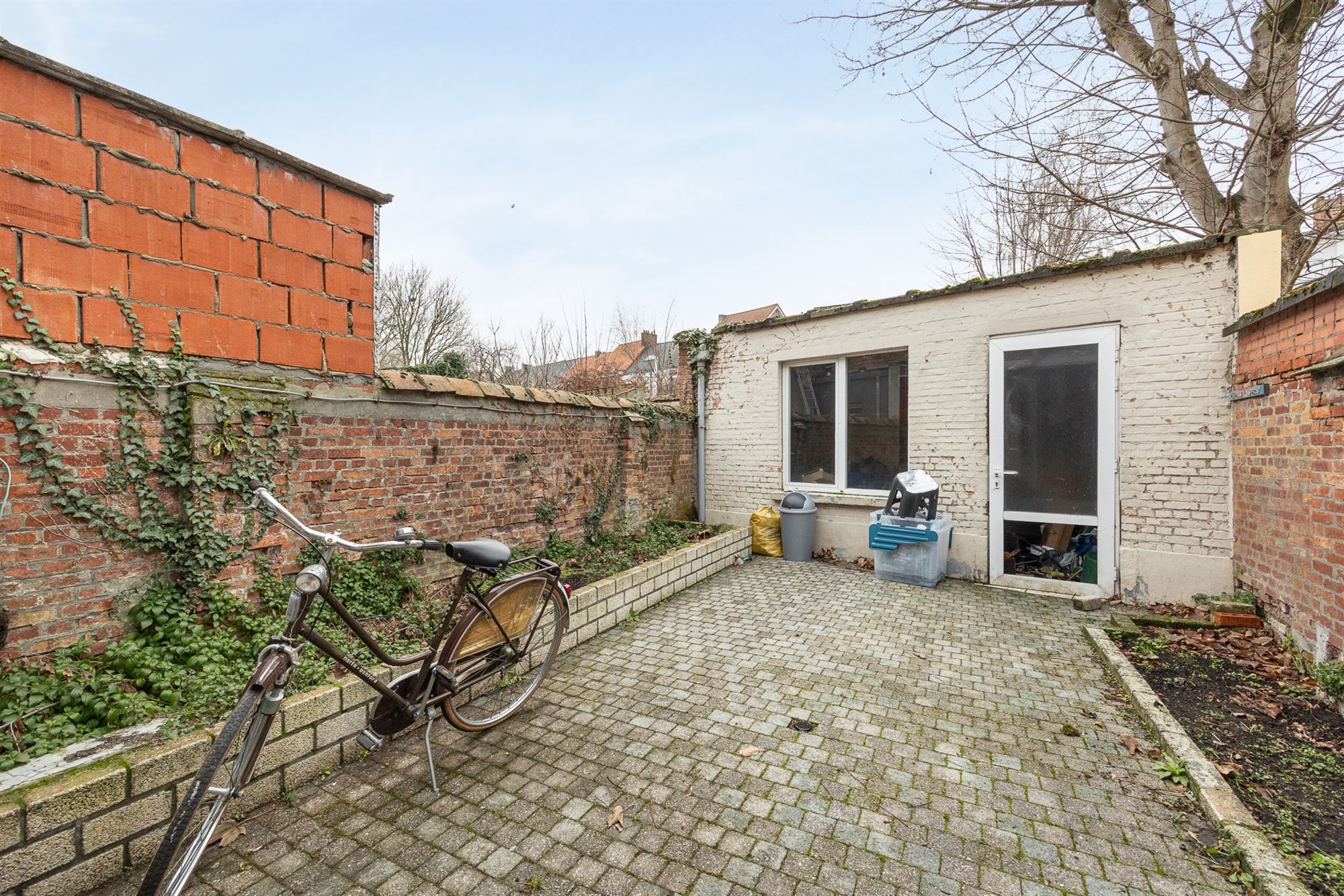 Gezinswoning met vier slaapkamers en tuin foto 18