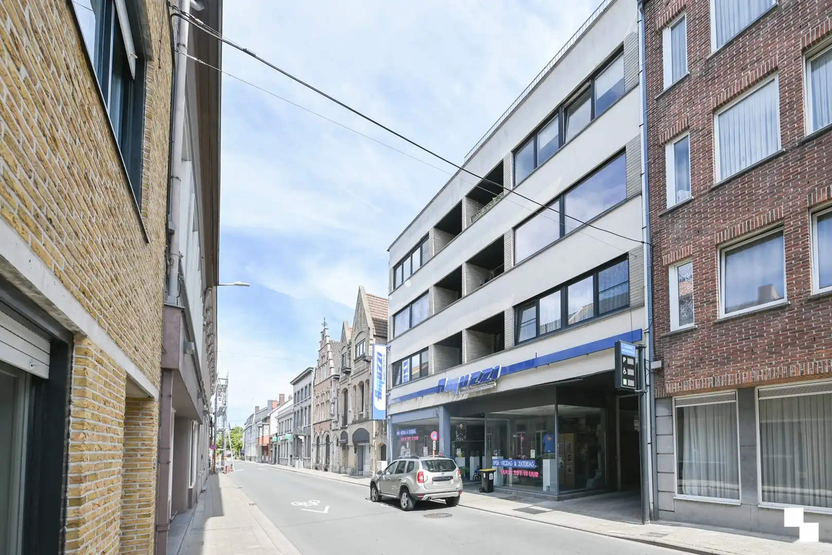 Volledig gerenoveerd appartement met drie slaapkamers te centrum Izegem foto 36