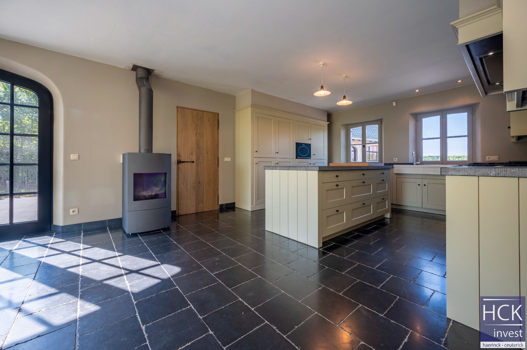 KRUISHOUTEM - Exclusieve landelijke woning met bijgebouwen, high-end afwerking!! foto 11