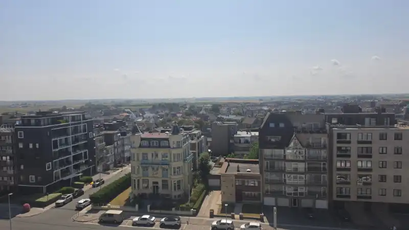 Volledig gerenoveerde penthouse met twee dakterrassen en zeezicht! foto 18