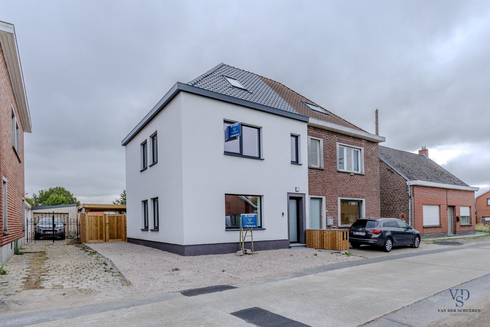 Volledig vernieuwde Half Open.  foto {{pictureIndex}}