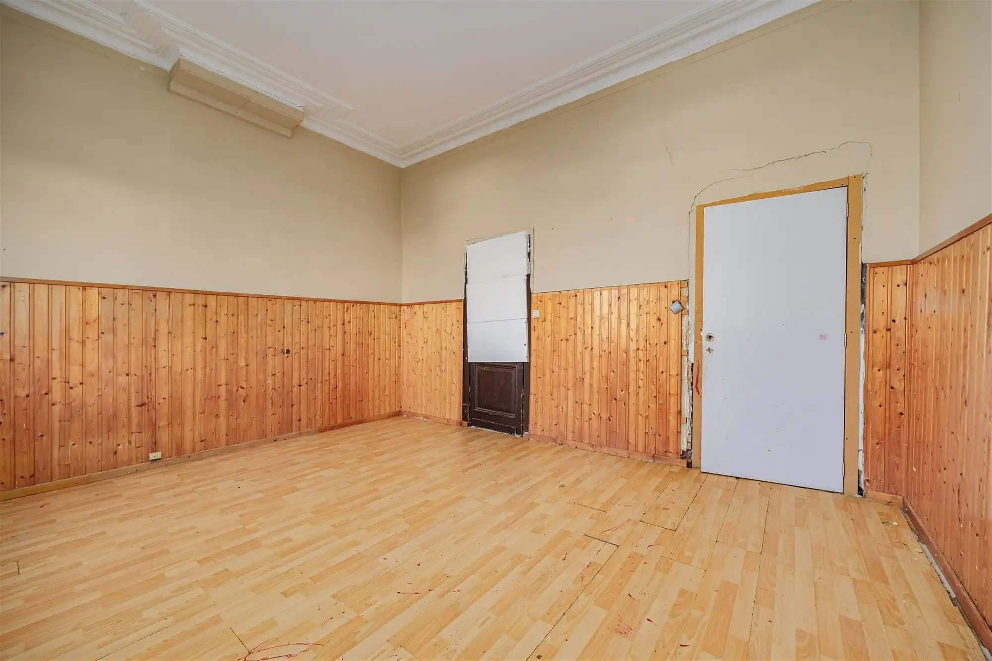 Te renoveren woning met 4 slaapkamers en koer foto 10