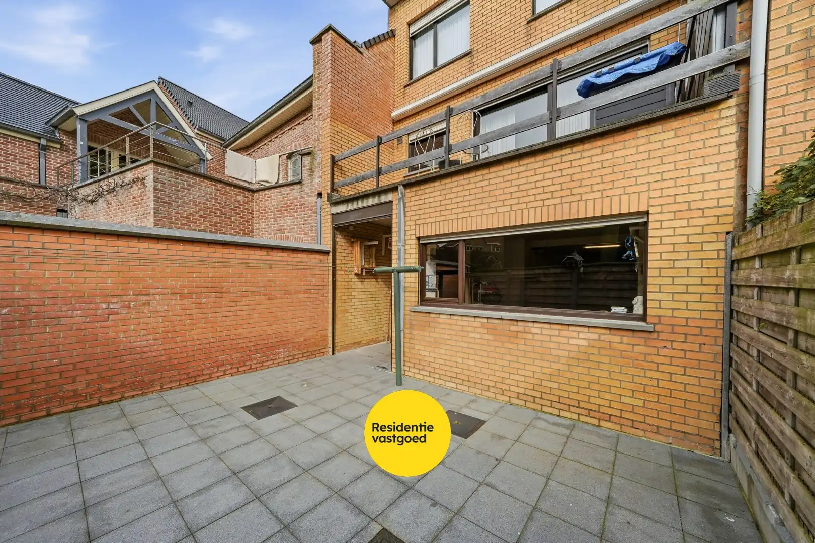 Ruime bel-etage met grote garage en 3 slaapkamers foto 6