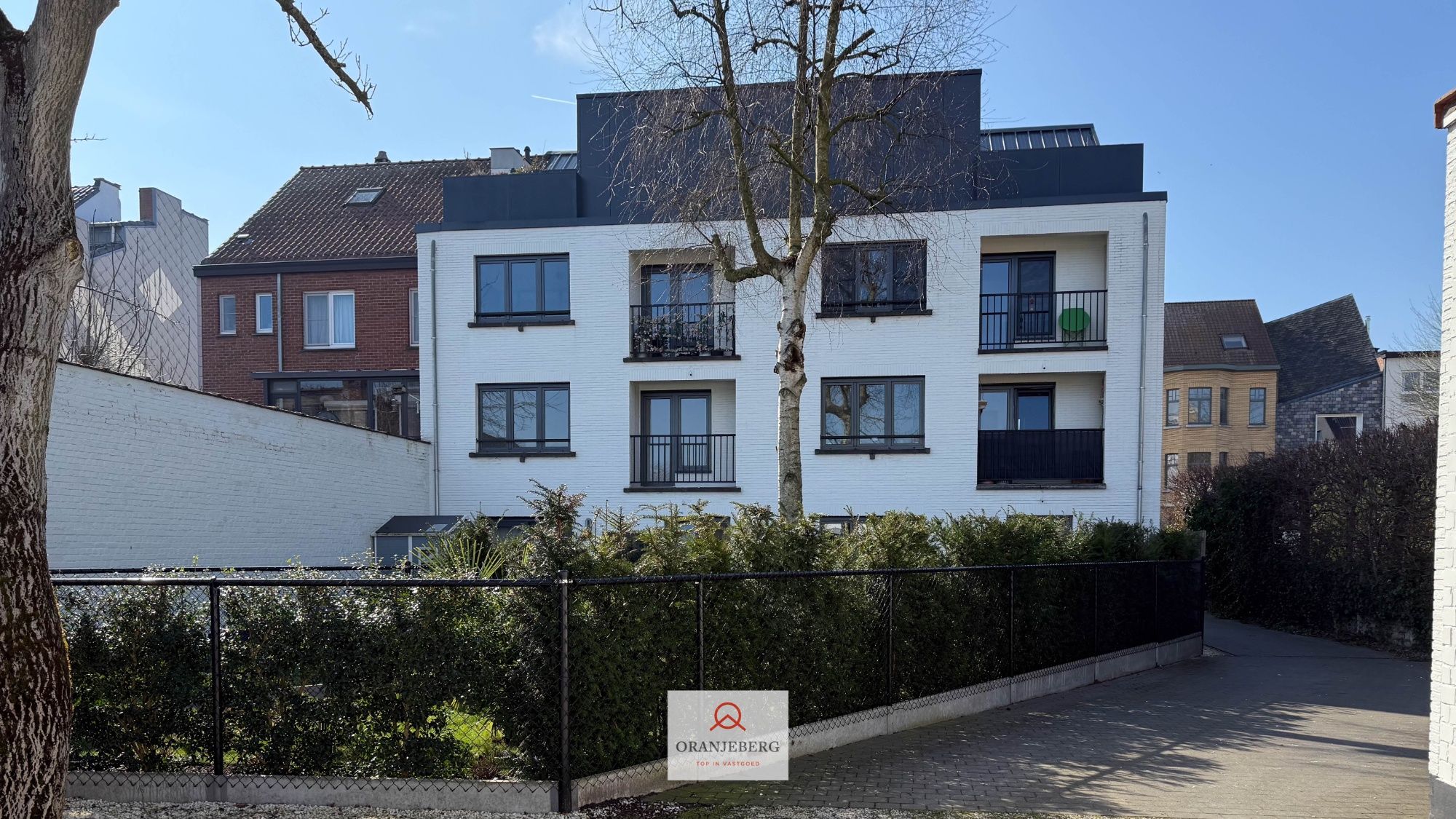 Zonnig 2 slaapkamerappartement met terrasje foto 32