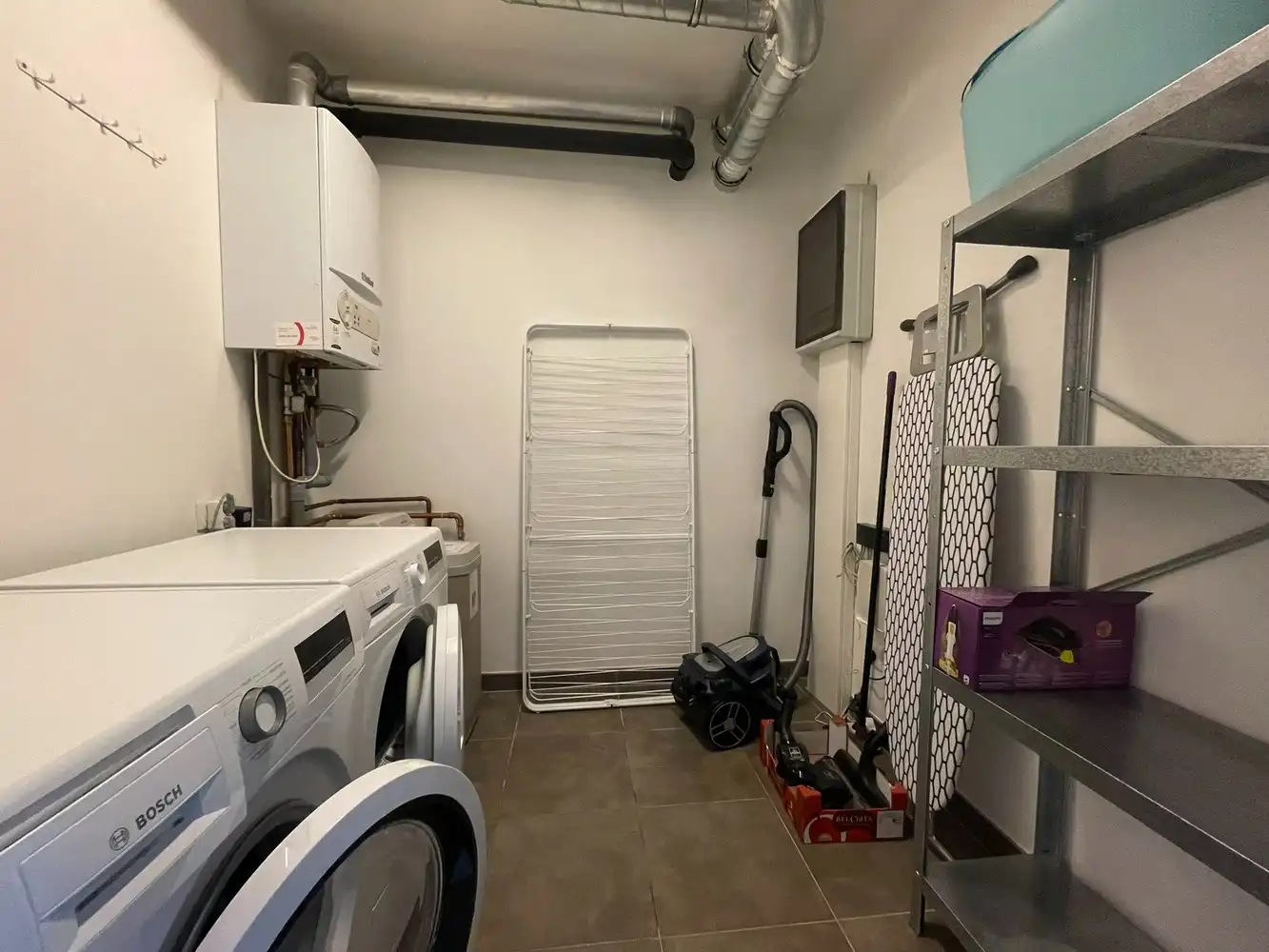 Instapklaar appartement met groot terras en inpandige parking foto 8