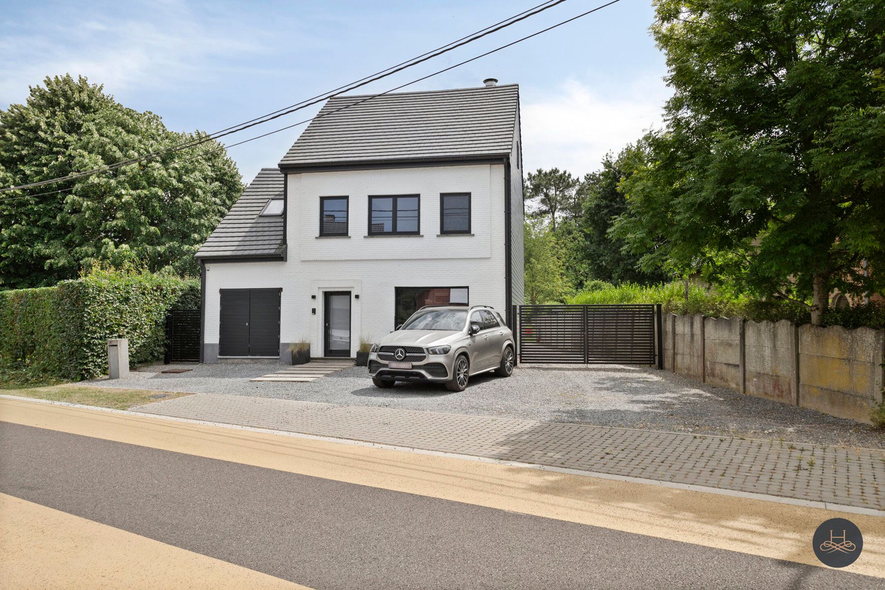 Energiezuinige vernieuwbouw op royaal perceel in Langdorp foto {{pictureIndex}}