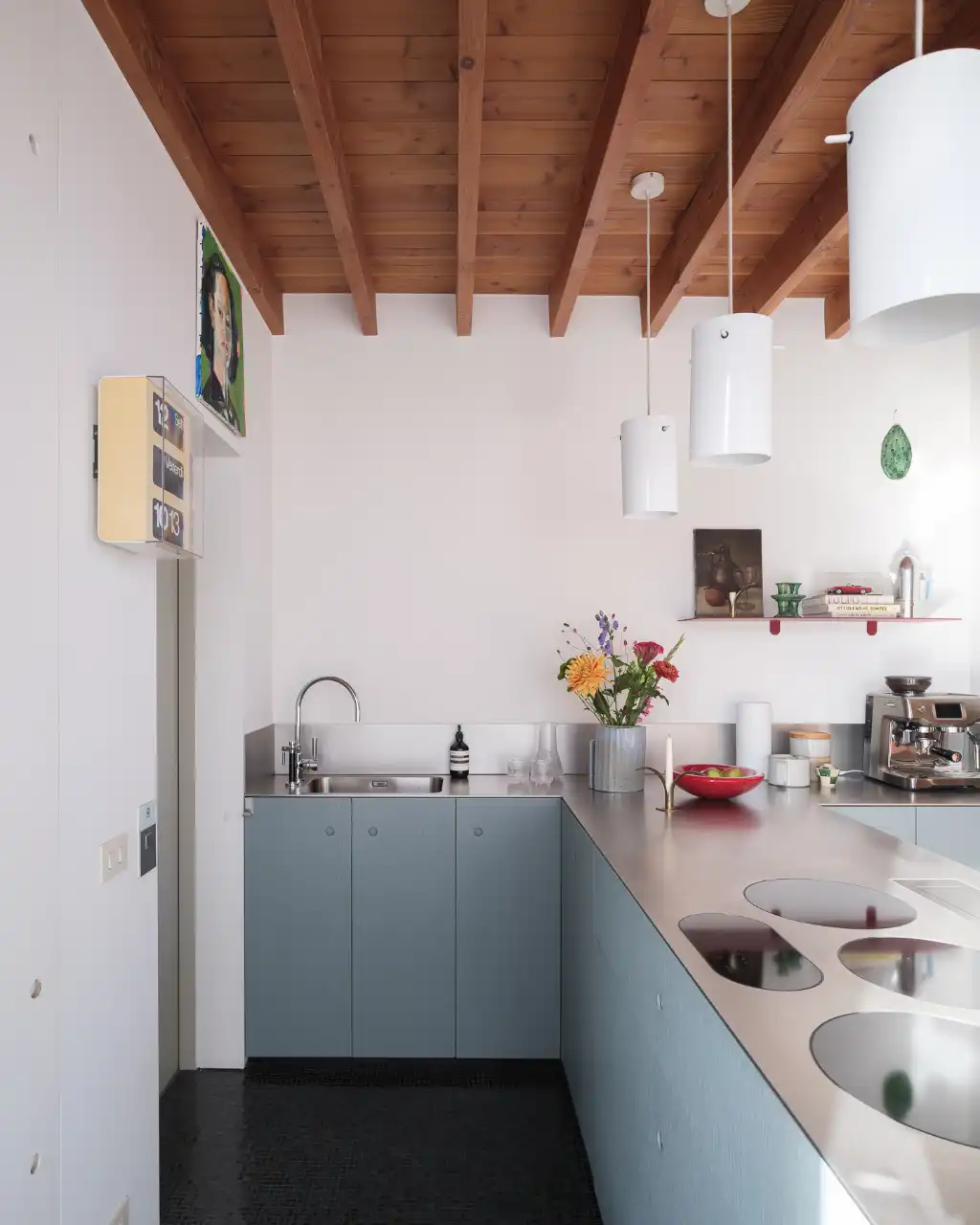Architectuur, centrum Gent – Genereuze split-level woning met bijzondere ruimtelijkheden, dakterras, en achterliggende polyvalente praktijkruimte. foto 8
